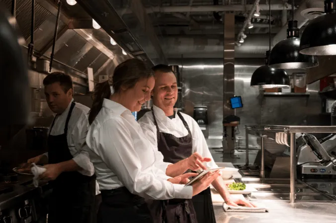 Sådan øger du din omsætning med et restaurant management system